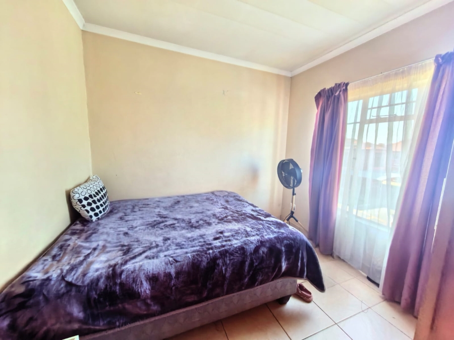 2 Bedroom Property for Sale in Waterval East North West